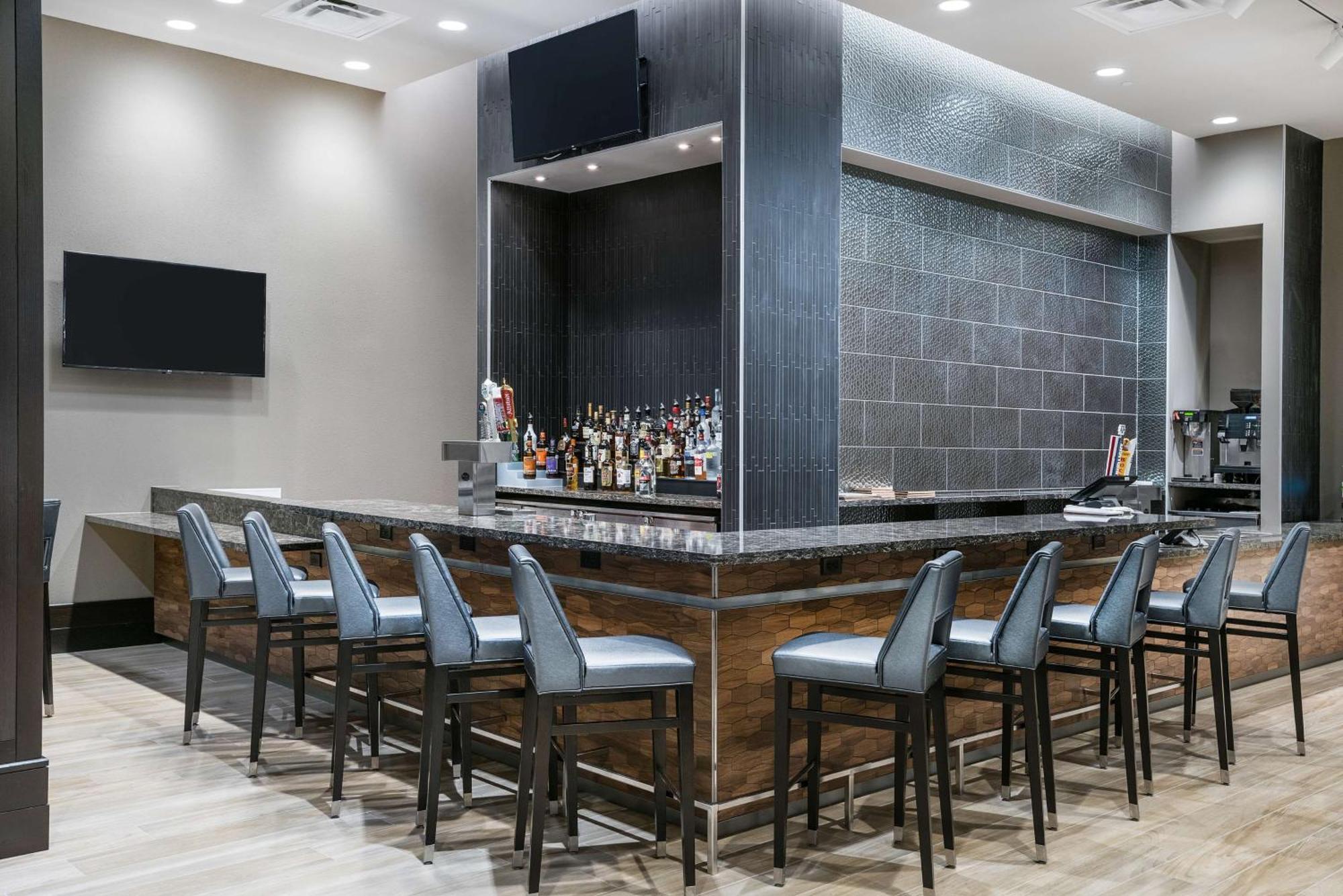 Embassy Suites By Hilton College Station Ngoại thất bức ảnh