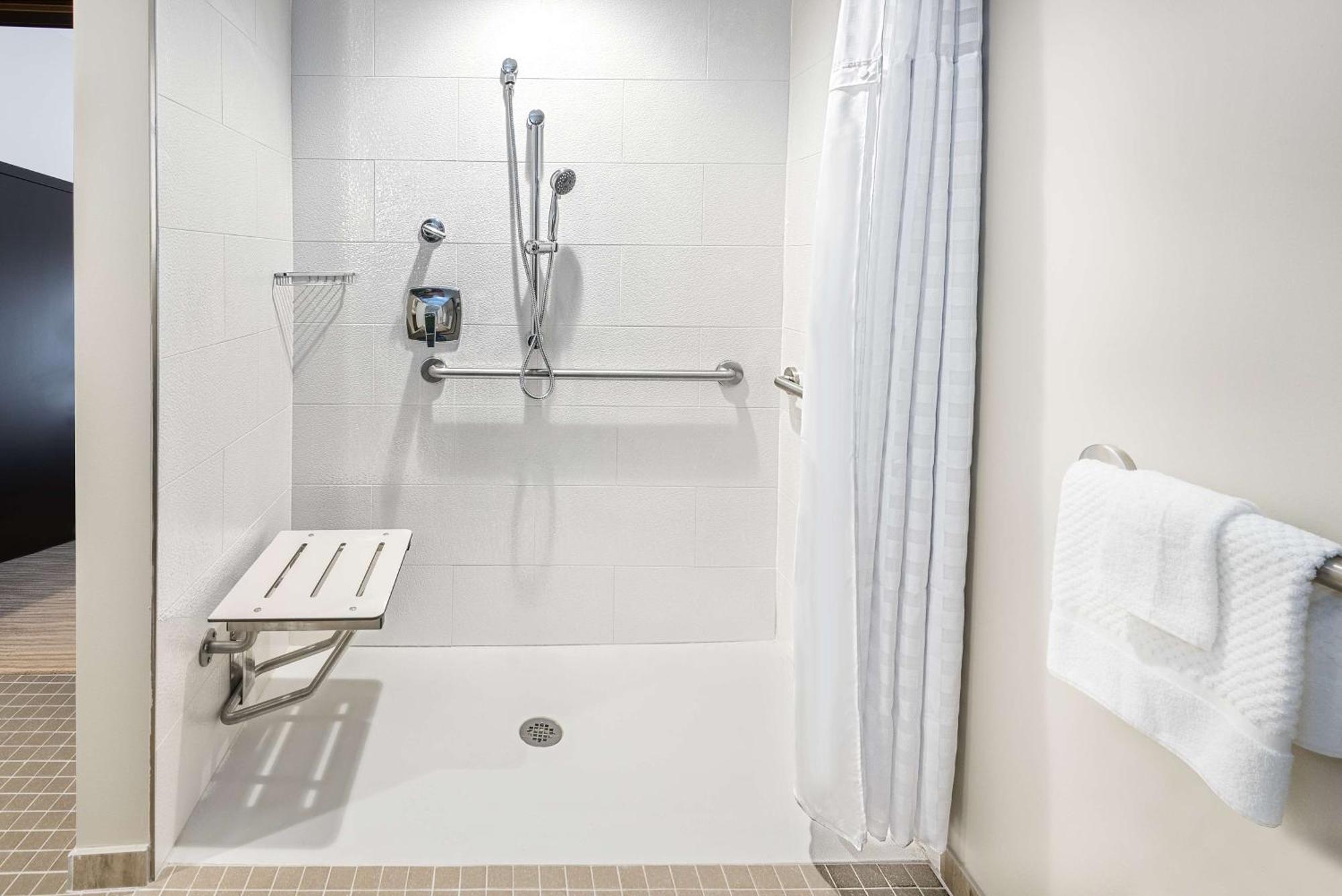Embassy Suites By Hilton College Station Ngoại thất bức ảnh