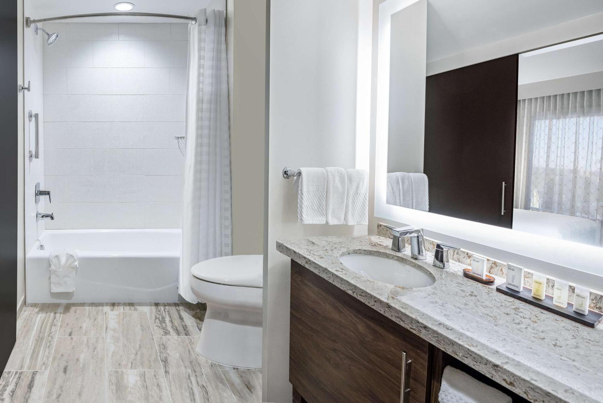 Embassy Suites By Hilton College Station Ngoại thất bức ảnh