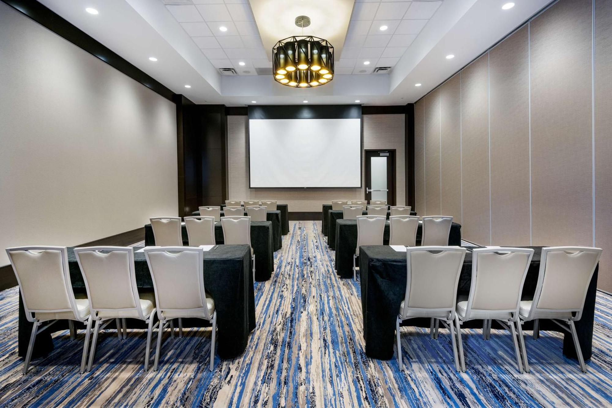 Embassy Suites By Hilton College Station Ngoại thất bức ảnh