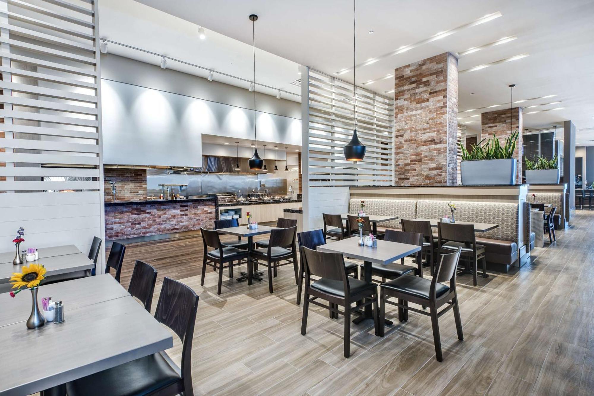 Embassy Suites By Hilton College Station Ngoại thất bức ảnh