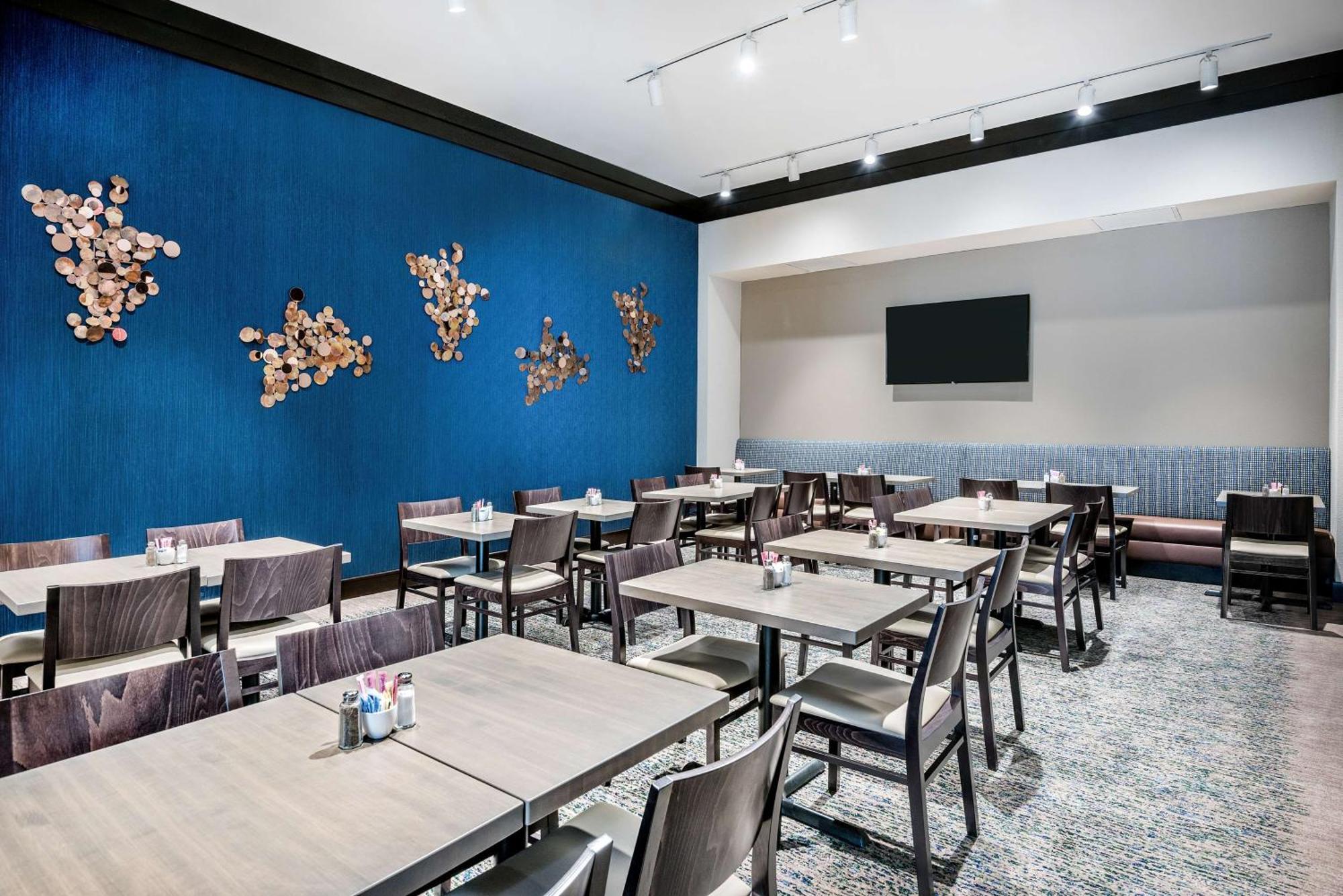 Embassy Suites By Hilton College Station Ngoại thất bức ảnh